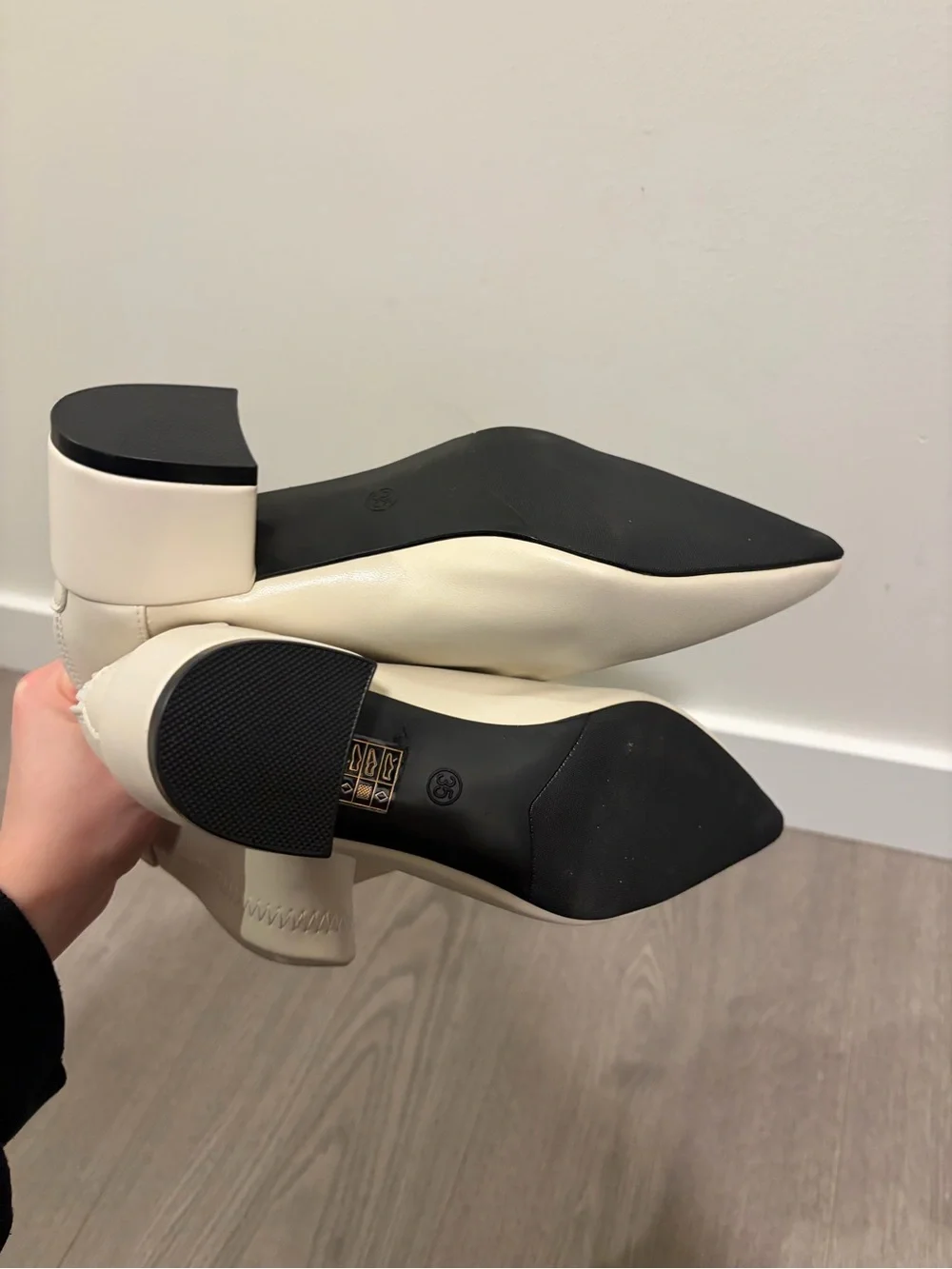 NWOT Cream Pointed Ankle Boots with Block Heel Size 35 = US 4.5